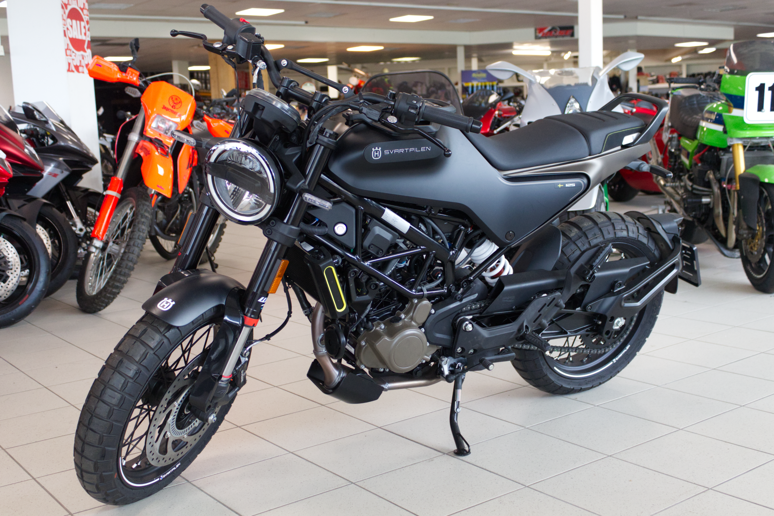 Husqvarna Svartpilen 125 zijkant