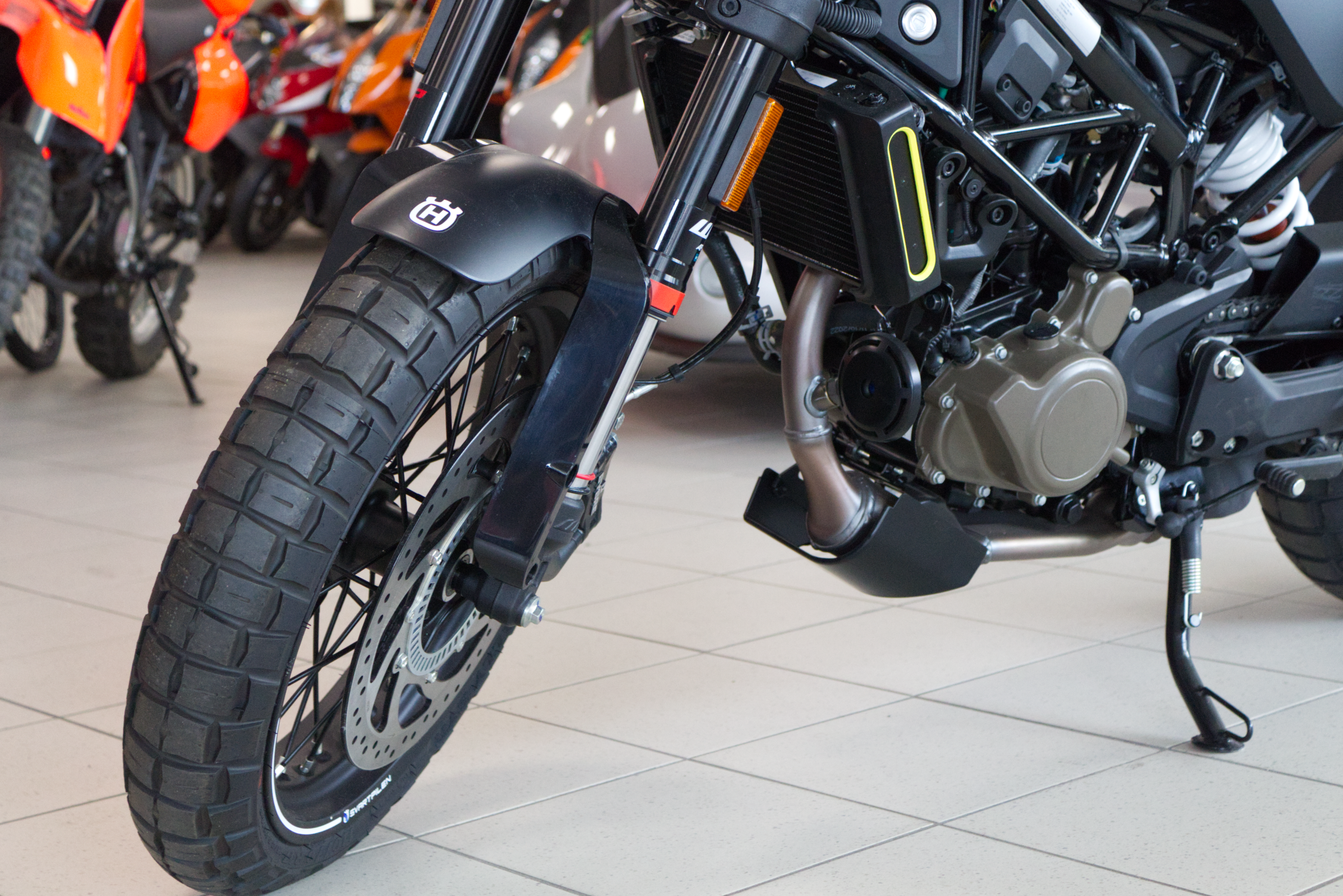 Husqvarna Svartpilen 125 voorwiel