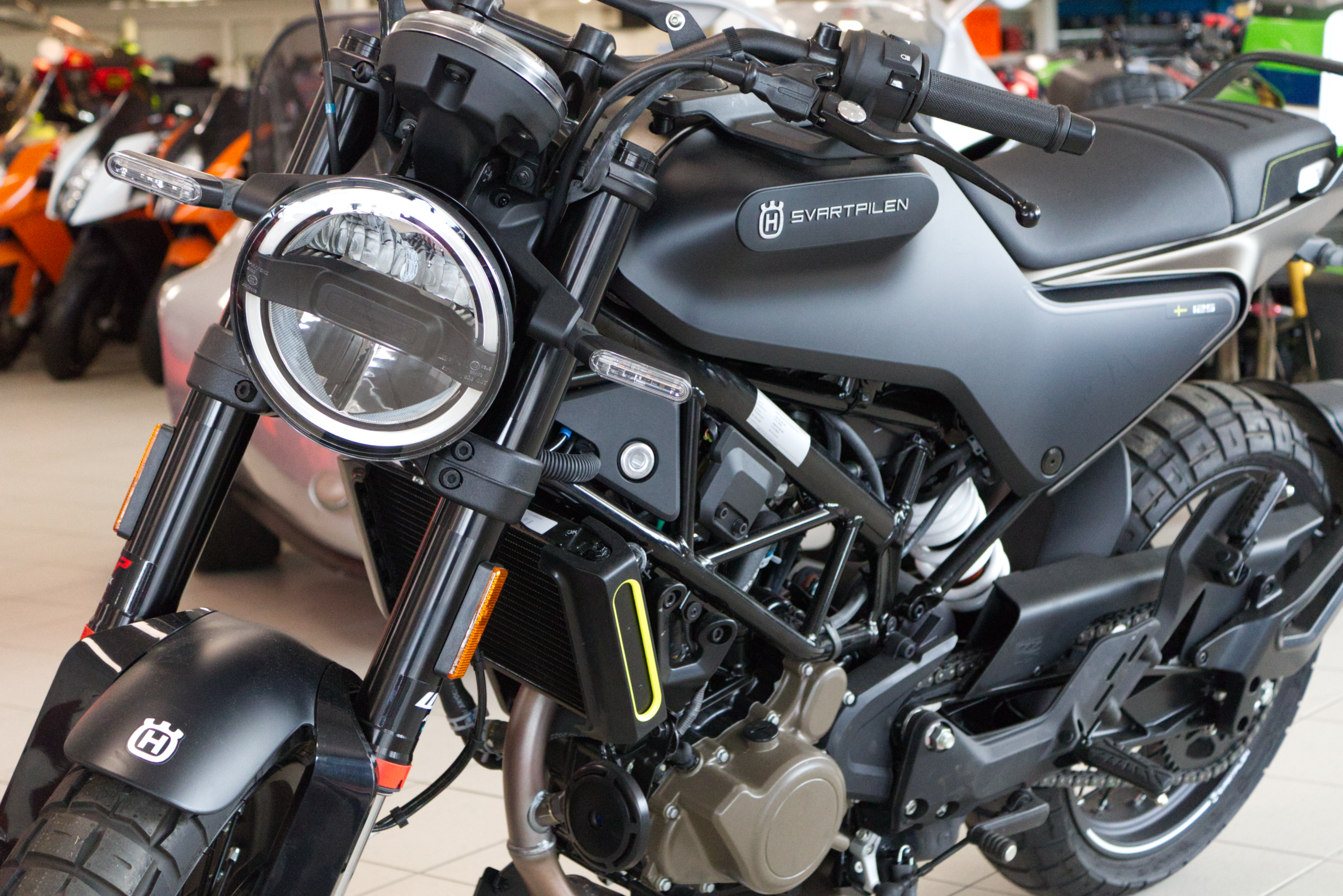 Husqvarna Svartpilen 125 voorkant