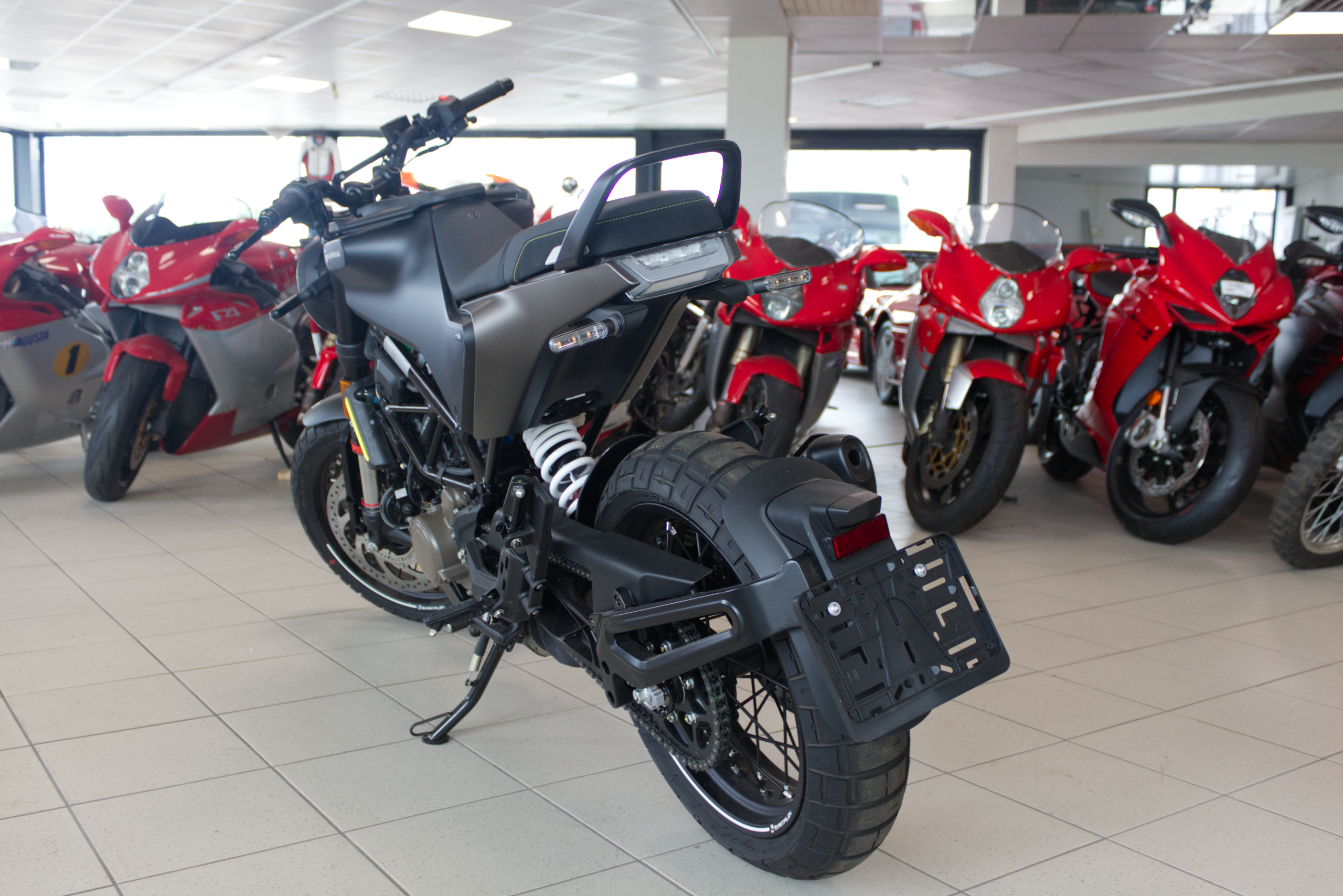 Husqvarna Svartpilen 125 achterkant