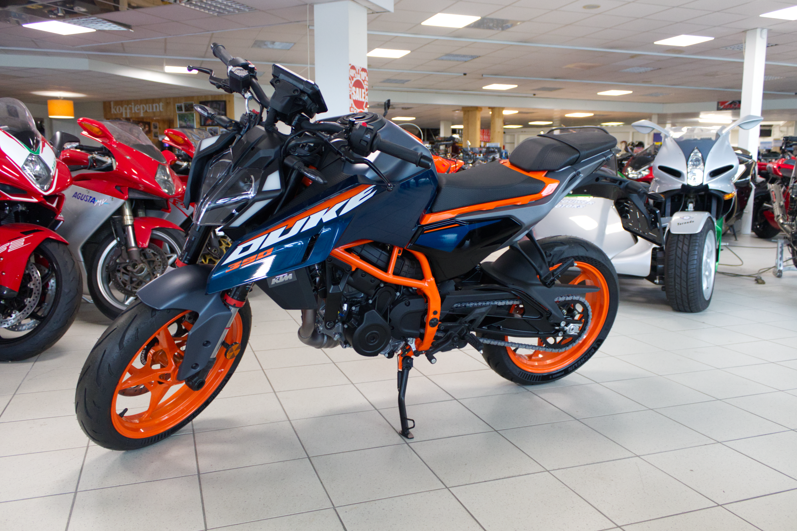 KTM Duke 390 zijkant